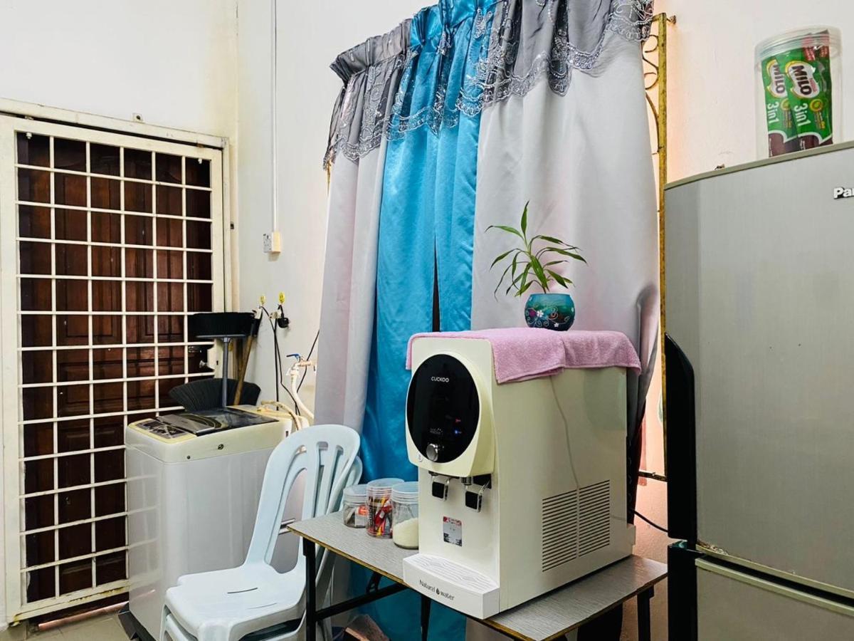 Homestay Ummi Kuala Terengganu Bagian luar foto
