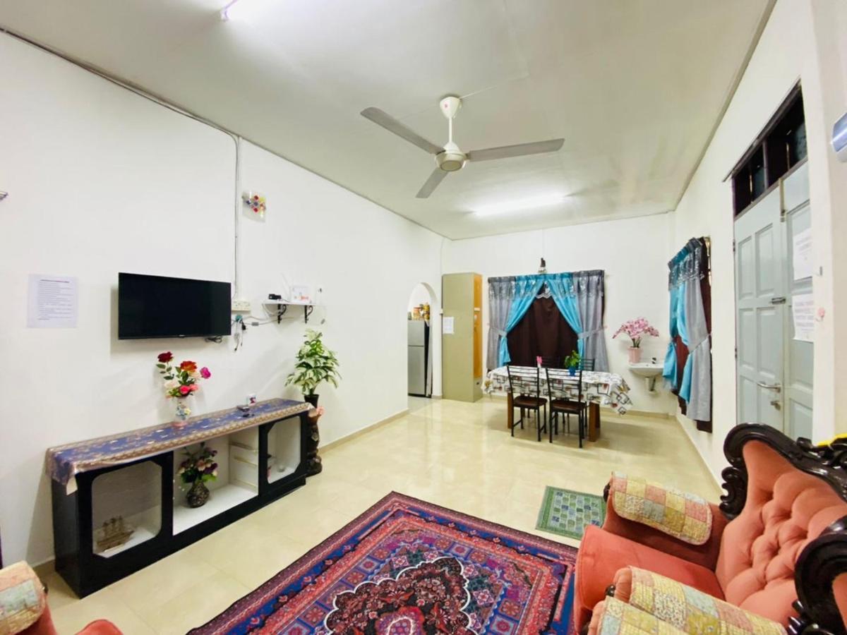Homestay Ummi Kuala Terengganu Bagian luar foto