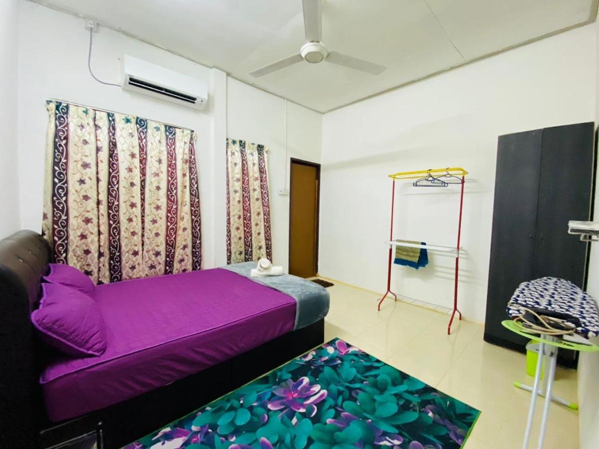 Homestay Ummi Kuala Terengganu Bagian luar foto