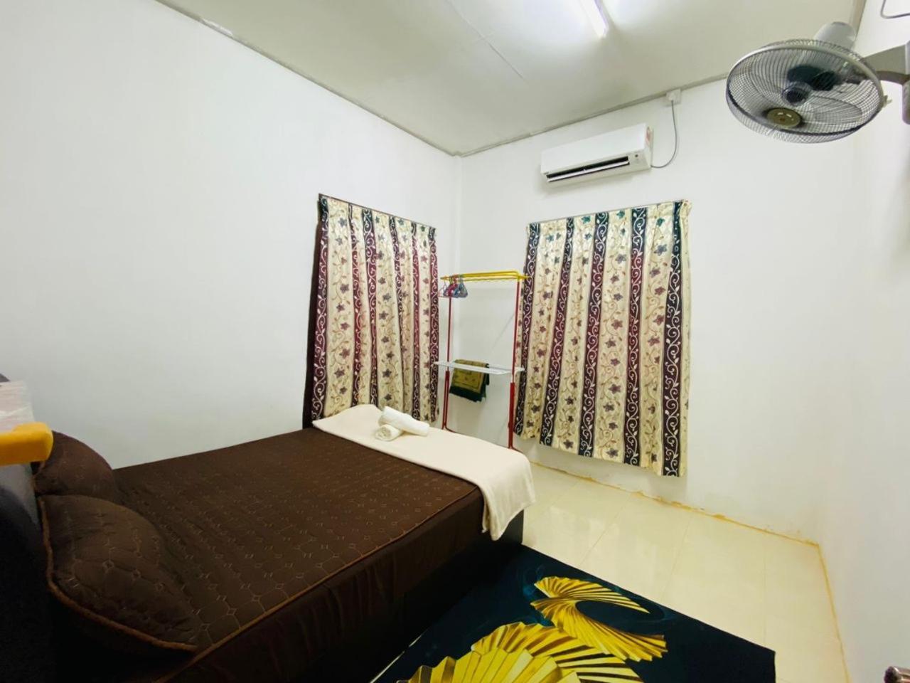 Homestay Ummi Kuala Terengganu Bagian luar foto